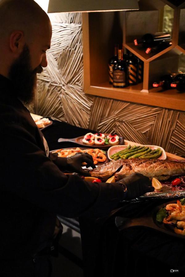 Dim'S Hotel & Restaurant Корча Экстерьер фото