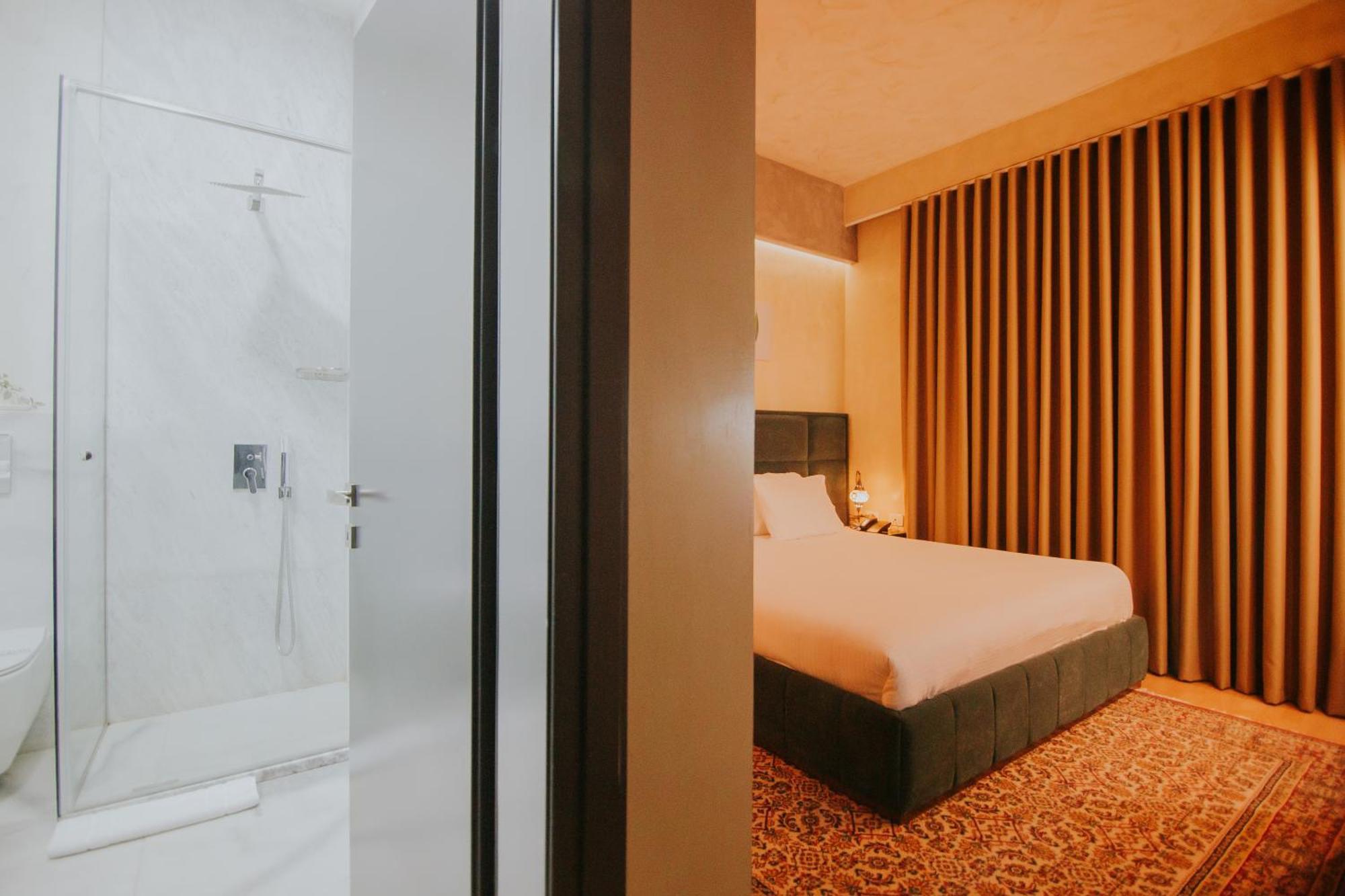 Dim'S Hotel & Restaurant Корча Экстерьер фото