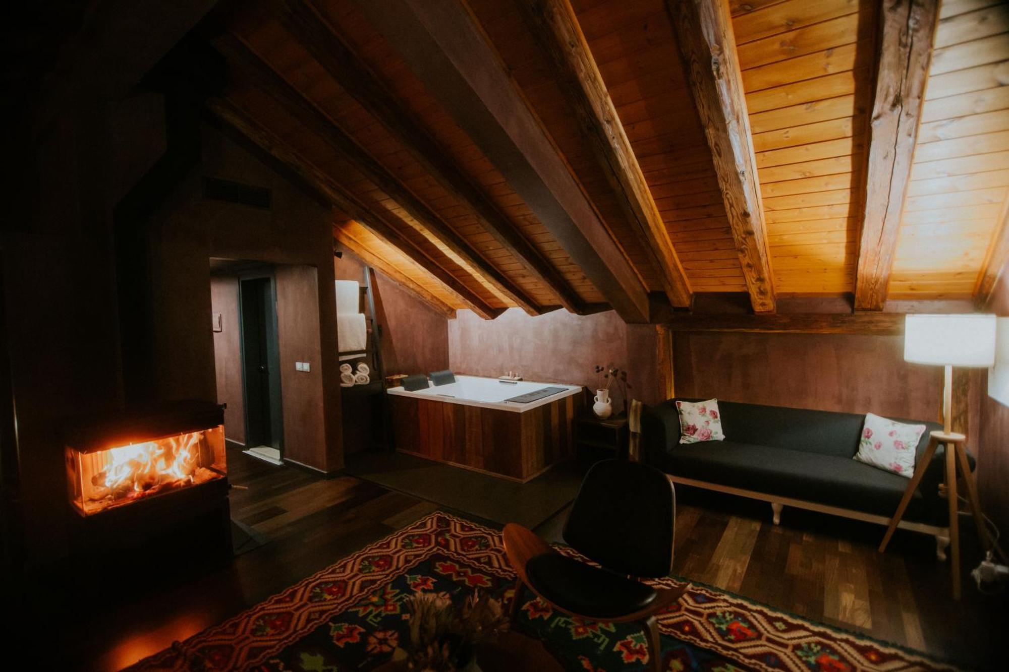 Dim'S Hotel & Restaurant Корча Экстерьер фото