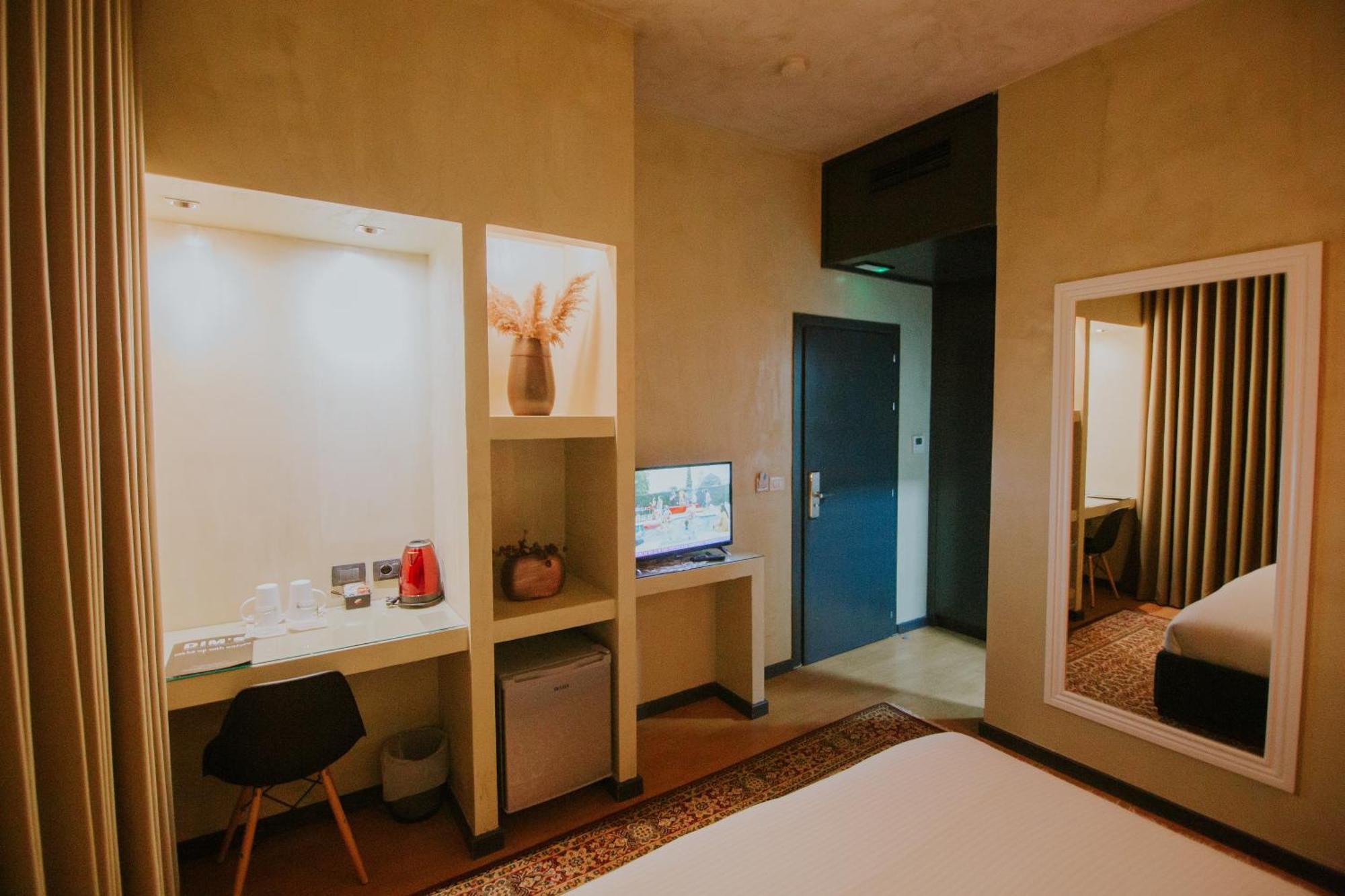 Dim'S Hotel & Restaurant Корча Экстерьер фото