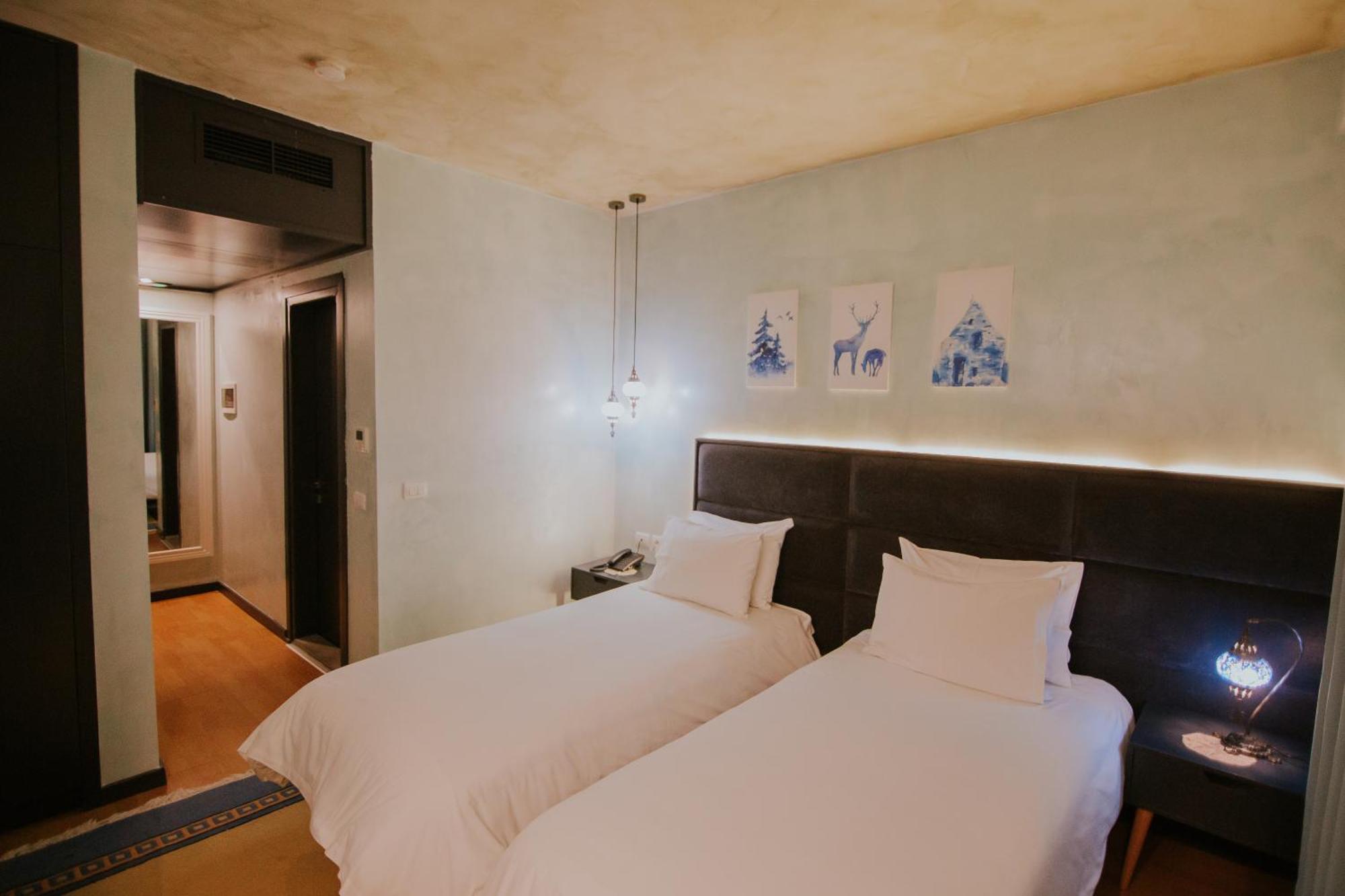 Dim'S Hotel & Restaurant Корча Экстерьер фото