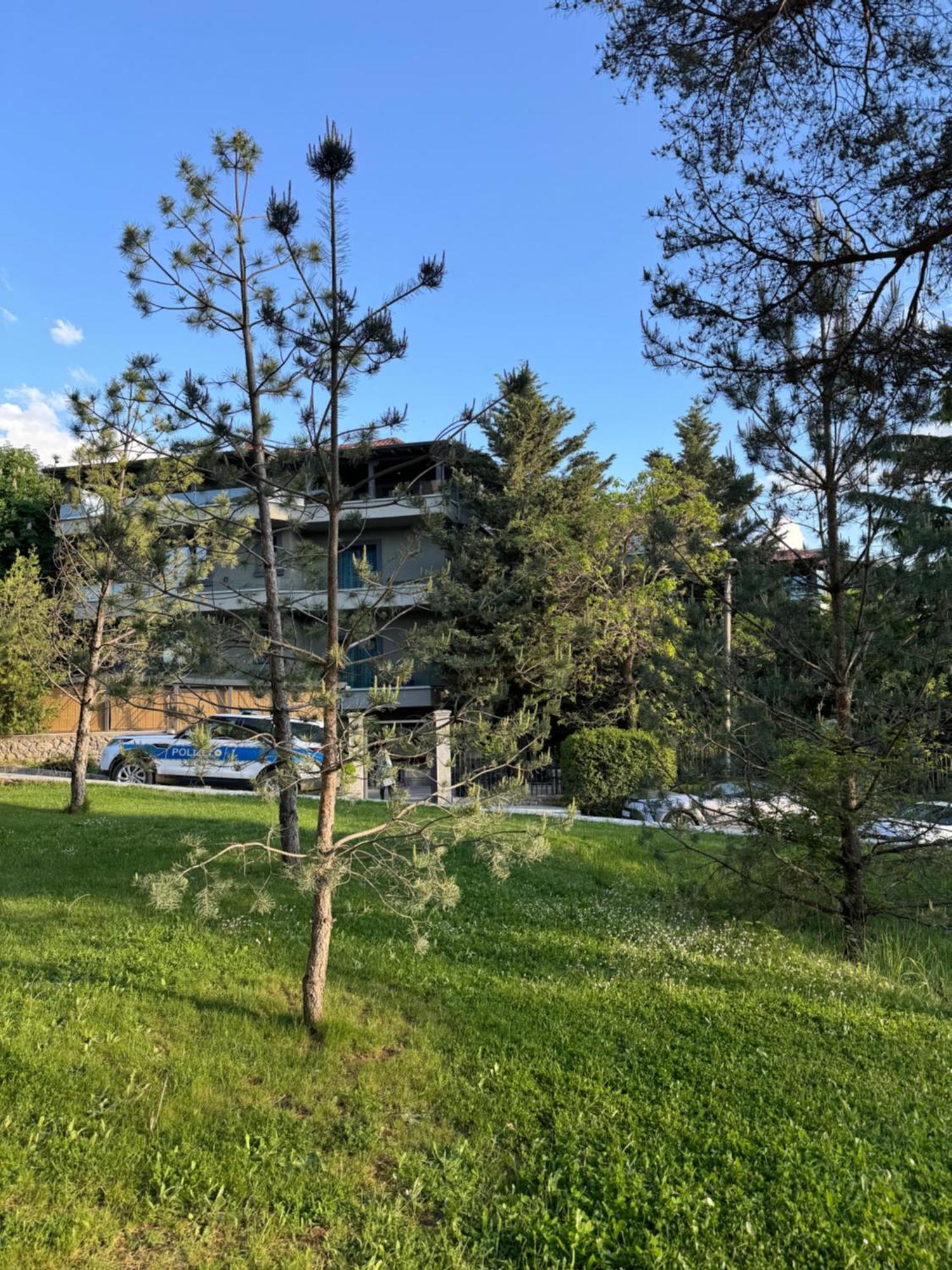Dim'S Hotel & Restaurant Корча Экстерьер фото